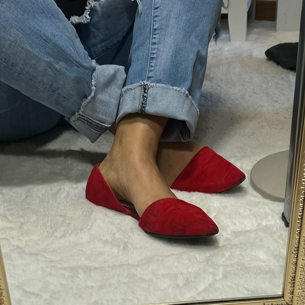 Well worn red flats - Picture 2 of 7